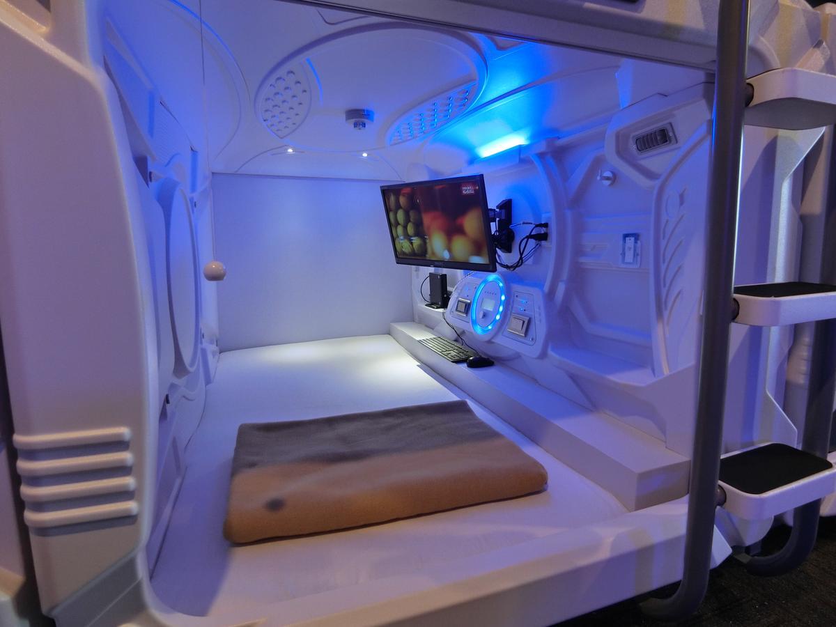 Capsule Hotel Manyudo Kiotó Kültér fotó
