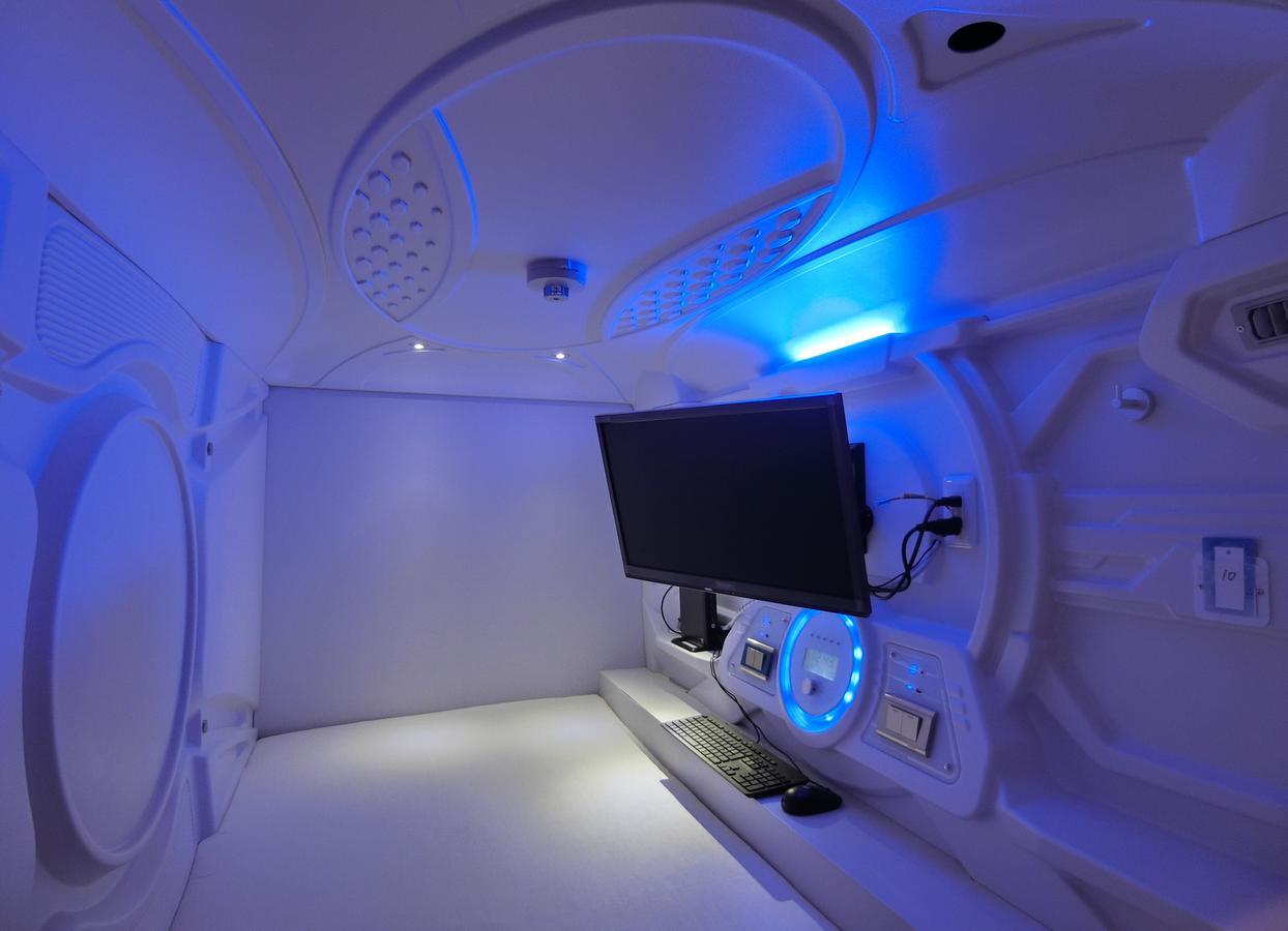 Capsule Hotel Manyudo Kiotó Kültér fotó